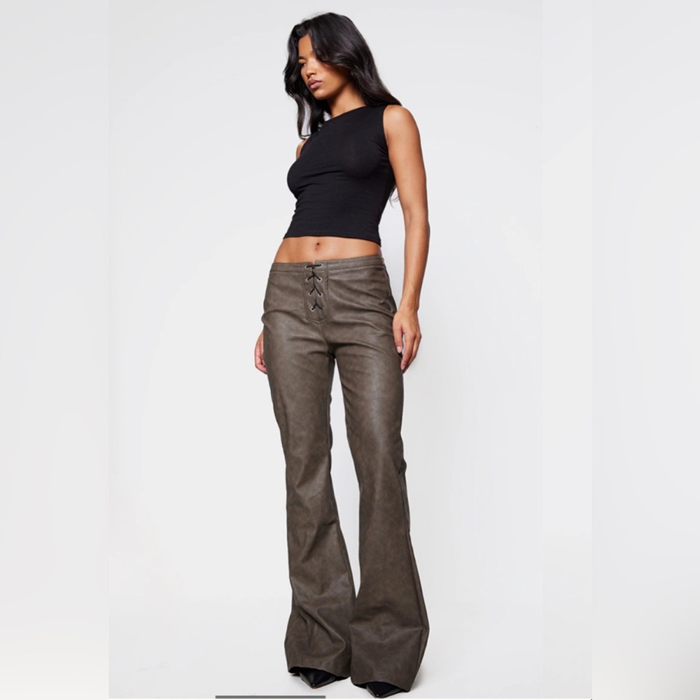 PrettyLittleThing Chocolate Straight Leg Pant